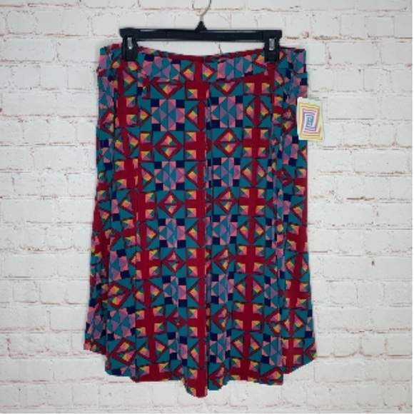 B056. NWT Lularoe Womens Multicolor Geo Print Madison Mini Skirt Pockets - Picture 1 of 3
